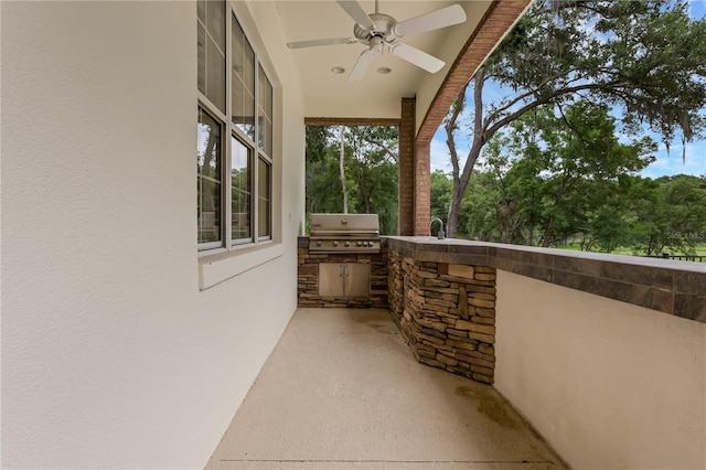 1325 Otters View Ct, Fruitland Park, FL 34731 - view of patio with exterior kitchen and a ceiling fan