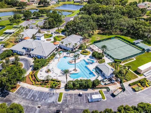 5620 Illumination Ln, Leesburg, FL 34748 - bird's eye view of a pool area and a large body of water