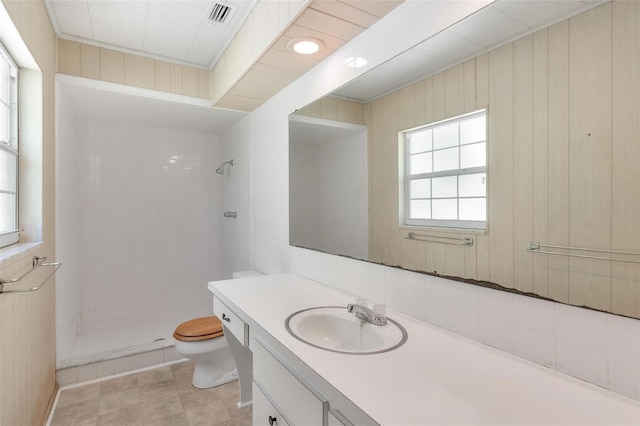 9223 Silver Lake Dr, Leesburg, FL 34788 - full bathroom featuring a tile shower and vanity
