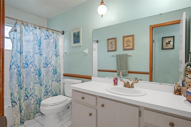 806 Leopard Trl, Winter Springs, FL 32708 - bathroom featuring vanity, shower / bath combo with shower curtain, and tile patterned flooring