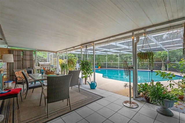 806 Leopard Trl, Winter Springs, FL 32708 - outdoor pool with a patio area and outdoor dining space