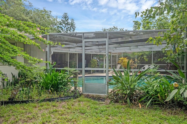806 Leopard Trl, Winter Springs, FL 32708 - back of house with an outdoor pool and a lanai