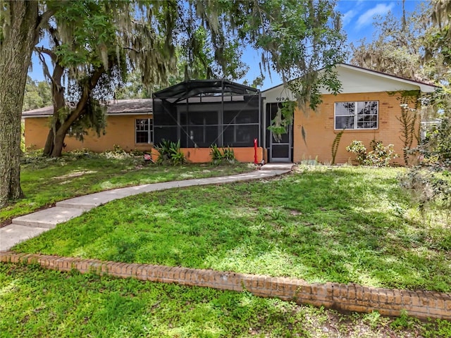 919 S Lake Ave, Groveland, FL 34736 - photo 2