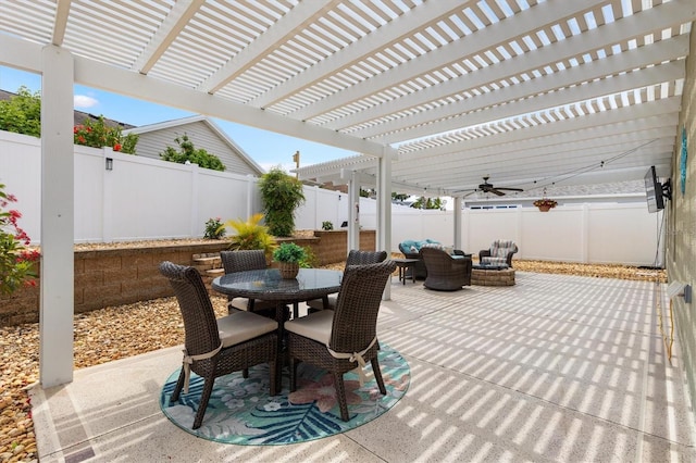 2465 Violet Ct, The Villages, FL 32162 - fenced backyard featuring outdoor dining area, a patio, a pergola, and outdoor lounge area