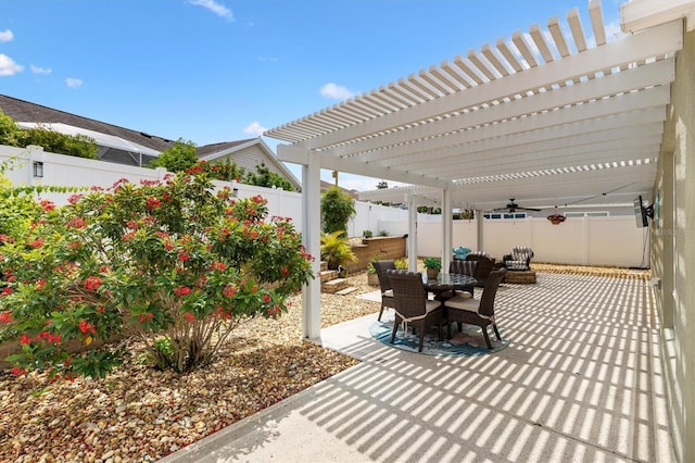 2465 Violet Ct, The Villages, FL 32162 - fenced backyard featuring outdoor dining area, a pergola, and a patio