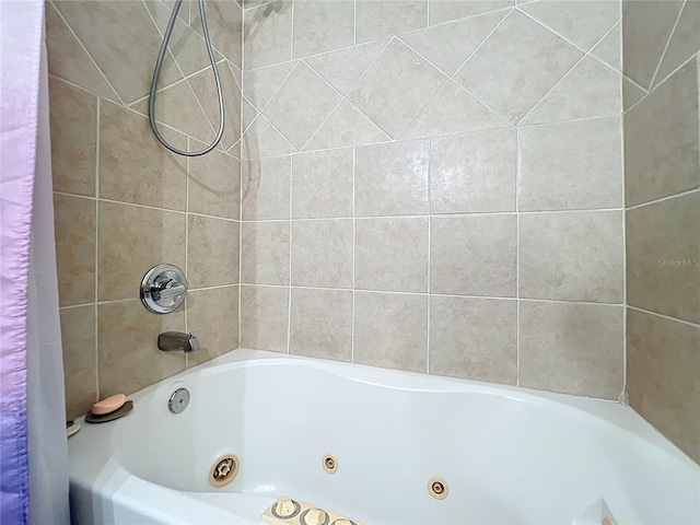 45 Forest Ln, Bronson, FL 32621 - bathroom featuring a combined bath / shower with jetted tub