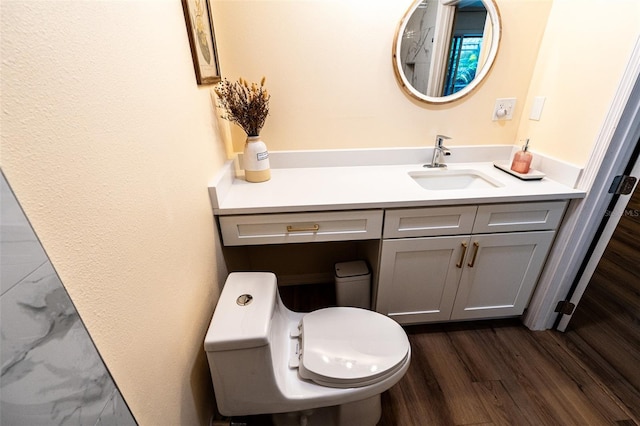 681 Greywood Dr, Altamonte Springs, FL 32701 - bathroom featuring wood finished floors and vanity