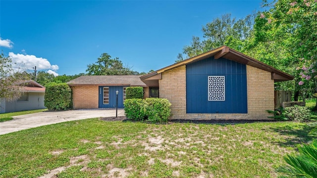 35338 Lake Unity Rd, Fruitland Park, FL 34731 - photo 2