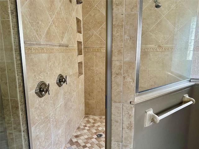 1096 Linkside Ct, Apopka, FL 32712 - bathroom with a shower stall