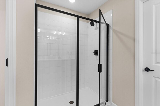 872 Griffon Ave, Lake Alfred, FL 33850 - bathroom with a stall shower