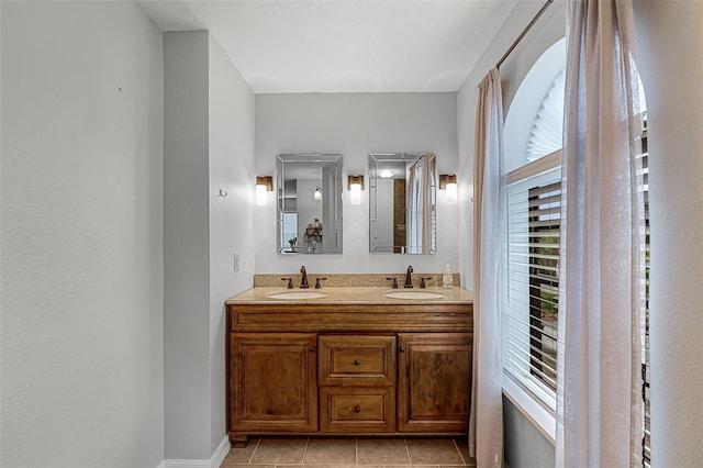 628 Drew Ave, Clermont, FL 34711 - full bath featuring double vanity and tile patterned floors