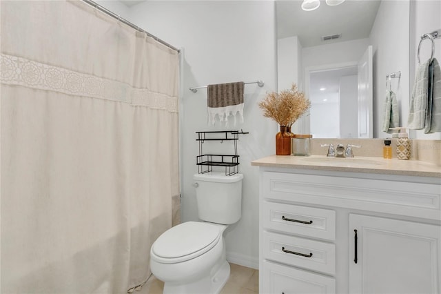 2755 Bobcat Chase Blvd, Oakland, FL 34787 - bathroom featuring vanity, shower / bathtub combination with curtain, and tile patterned floors