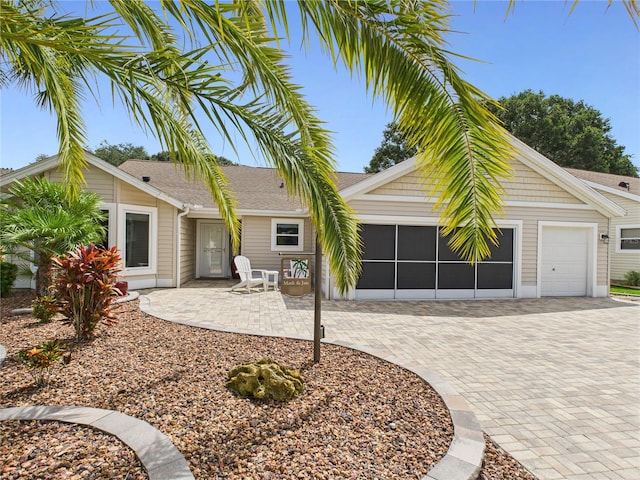 917 Ramos Dr, The Villages, FL 32159 - photo 1