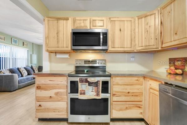 300 N Lake Ave, Leesburg, FL 34748 - photo 11