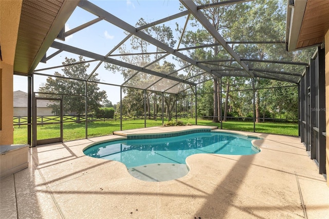21312 Marsh View Ct, Clermont, FL 34715 - swimming pool featuring a patio area, a lawn, glass enclosure, and view of wooded area