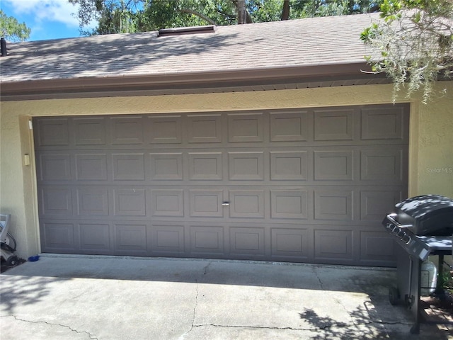 29205 Old Ml E, Tavares, FL 32778 - garage with concrete driveway