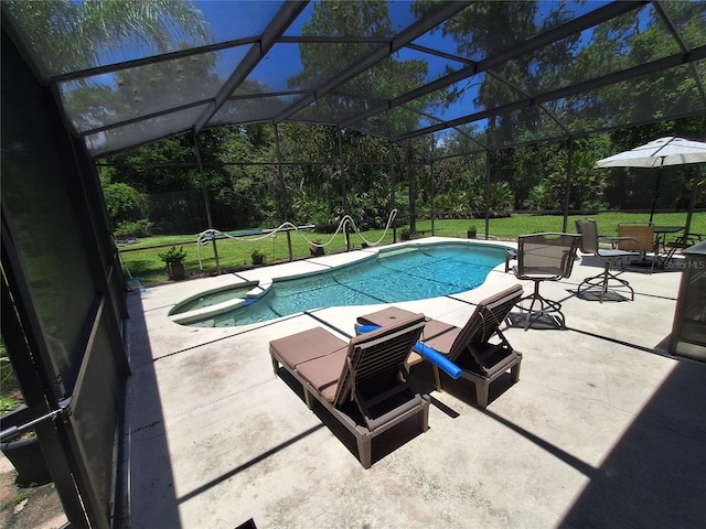 29205 Old Ml E, Tavares, FL 32778 - outdoor pool with a jacuzzi, a patio area, a yard, and glass enclosure