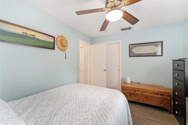 149 Shiloh Ave, Lady Lake, FL 32159 - bedroom with wood finished floors, a closet, and a ceiling fan