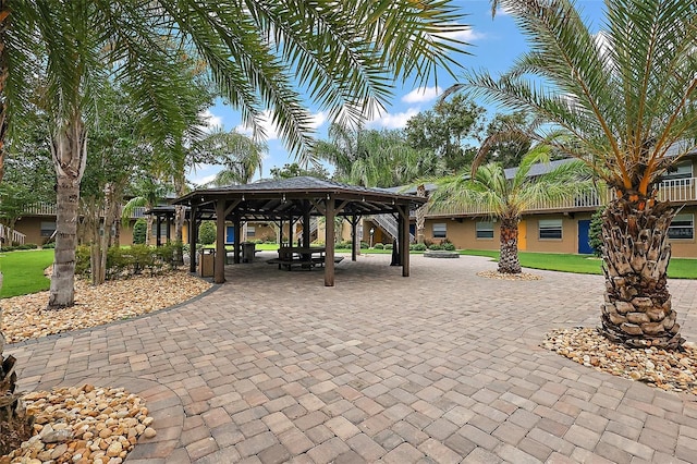 600 W Oak Terrace Dr, Leesburg, FL 34748 - view of property's community featuring a gazebo