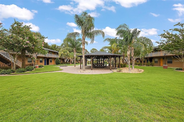 600 W Oak Terrace Dr, Leesburg, FL 34748 - view of property's community with a gazebo and a lawn