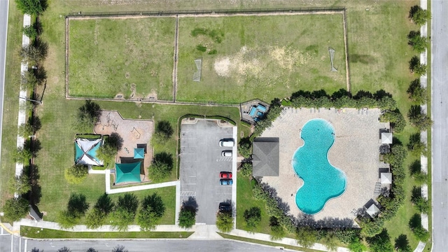 120 Citrus Isle St, Davenport, FL 33837 - bird's eye view of a pool area
