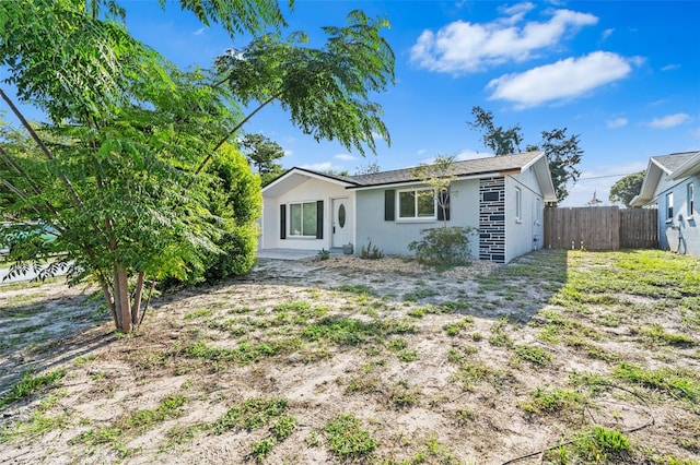 11326 Yellowwood Ln, Port Richey, FL 34668 - ranch-style house featuring stucco siding