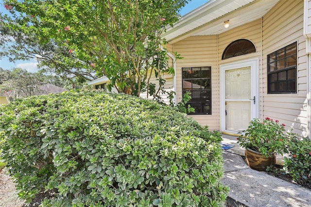 324 Juniper Way, Tavares, FL 32778 - property entrance