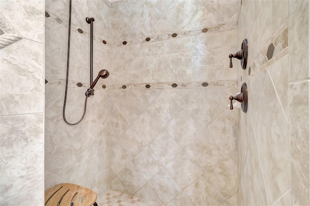 18139 Great Blue Heron Dr, Groveland, FL 34736 - full bath featuring tiled shower