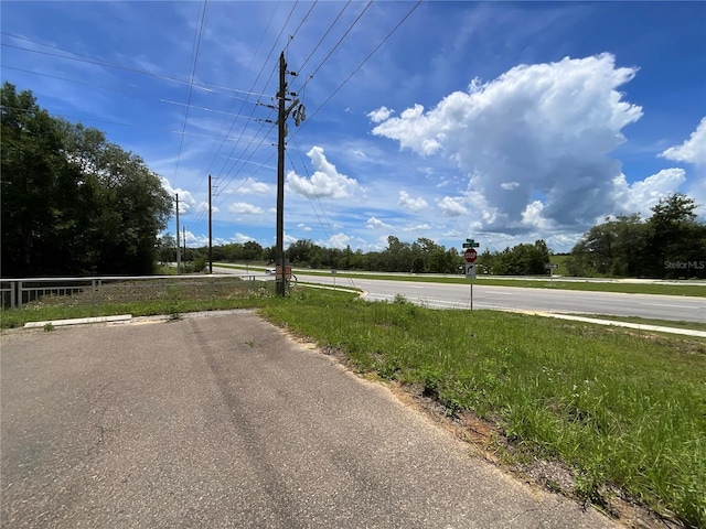 101 Hickory Ln, Interlachen, FL 32148