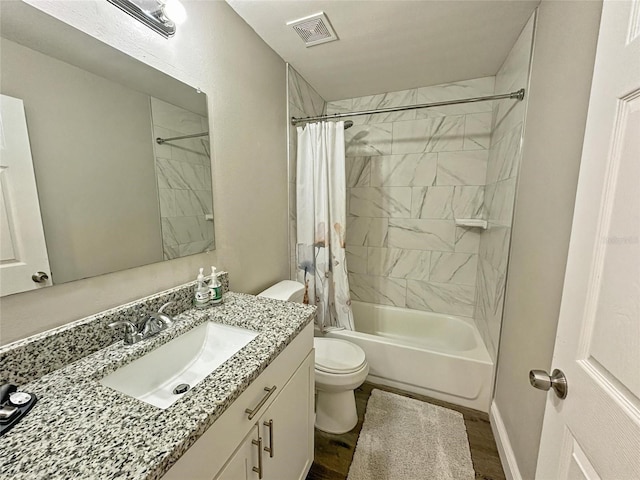 7047 Hickory Branch Cir, Orlando, FL 32818 - full bathroom with vanity and shower / bathtub combination with curtain