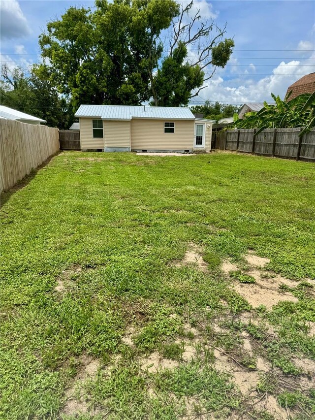 709 S Dixie Ave, Fruitland Park, FL 34731 - view of fenced backyard