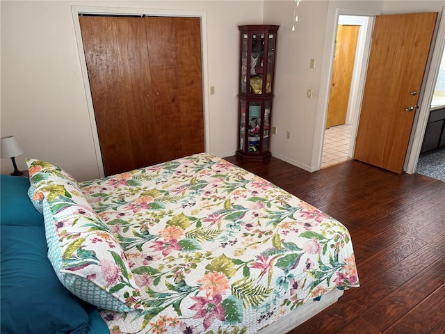 2747 County Road 615, Bushnell, FL 33513 - bedroom with hardwood / wood-style floors and a closet