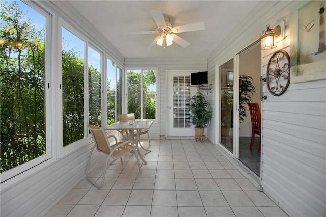 17707 SE 92nd Grantham Ter, The Villages, FL 32162 - sunroom / solarium featuring ceiling fan