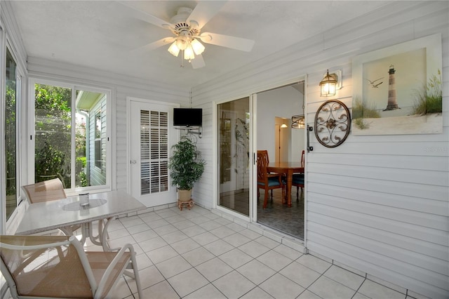 17707 SE 92nd Grantham Ter, The Villages, FL 32162 - sunroom with a ceiling fan
