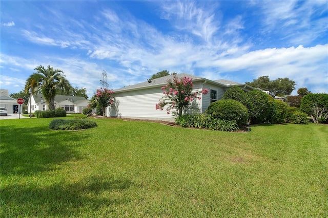17707 SE 92nd Grantham Ter, The Villages, FL 32162 - view of grassy yard