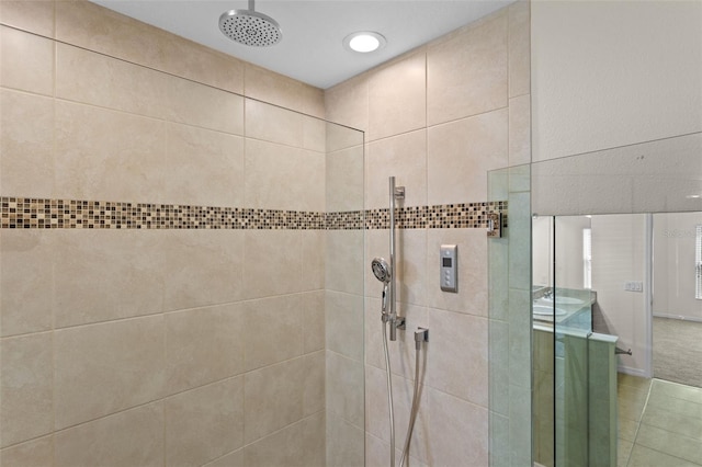 1504 Finchburg St, Minneola, FL 34715 - bathroom with tiled shower, tile patterned flooring, vanity, and recessed lighting