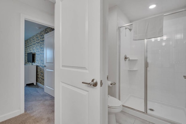 8971 Cabot Cliffs Dr, Davenport, FL 33896 - full bath with a shower stall, wallpapered walls, and recessed lighting