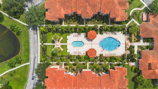 5518 Metrowest Blvd Unit 11-302, Orlando, FL 32811 - aerial view of a pool