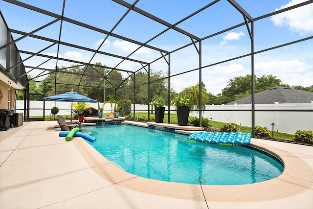 406 Benjamin Ct, Fruitland Park, FL 34731 - view of swimming pool with a patio area, a lanai, and a pool with connected hot tub