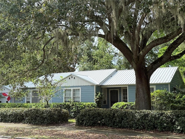 210 W 11th Ave, Mount Dora, FL 32757 - photo 1