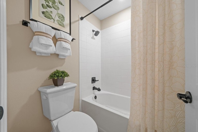 3916 Southern Vista Loop, Saint Cloud, FL 34772 - bathroom featuring shower / tub combo and toilet