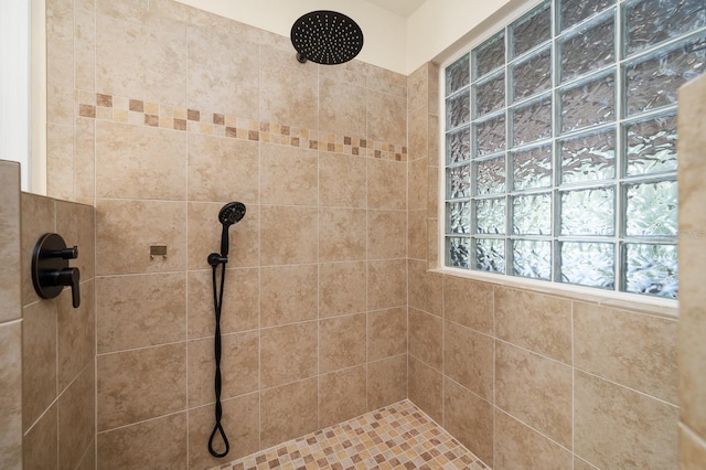 7201 SW 97th Ln, Gainesville, FL 32608 - bathroom featuring tiled shower