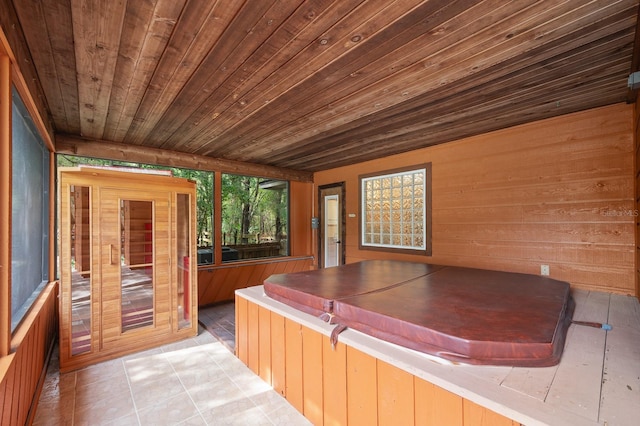 7201 SW 97th Ln, Gainesville, FL 32608 - sunroom with a jacuzzi