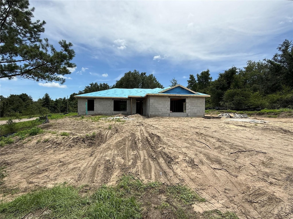 8512 N Garland Way, Dunnellon, FL 34434 - view of front facade featuring concrete block siding