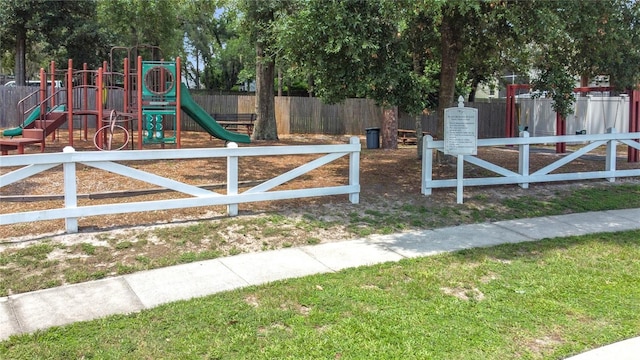 2421 Cimmaron Ash Way, Apopka, FL 32703 - view of yard