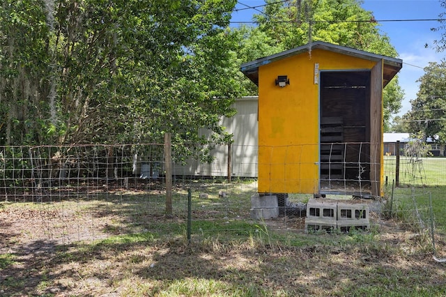 750 N Kentucky Ave, Umatilla, FL 32784 - view of poultry coop