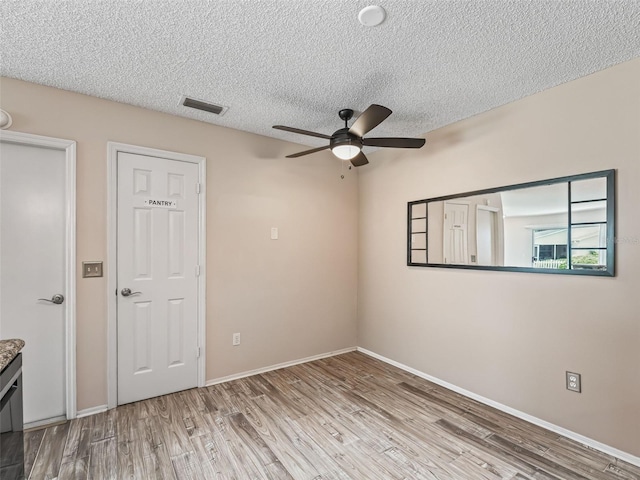 220 Estrada Pl, The Villages, FL 32159 - photo 13