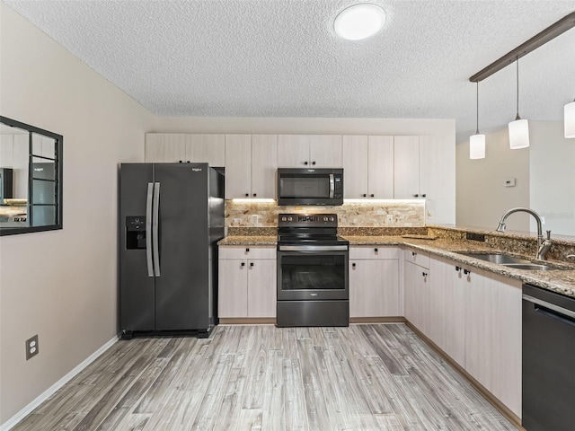 220 Estrada Pl, The Villages, FL 32159 - photo 14