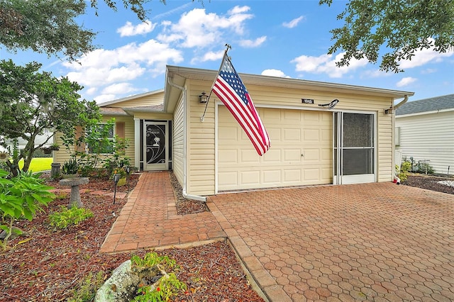 1045 Meadowbend Dr, Leesburg, FL 34748 - photo 1