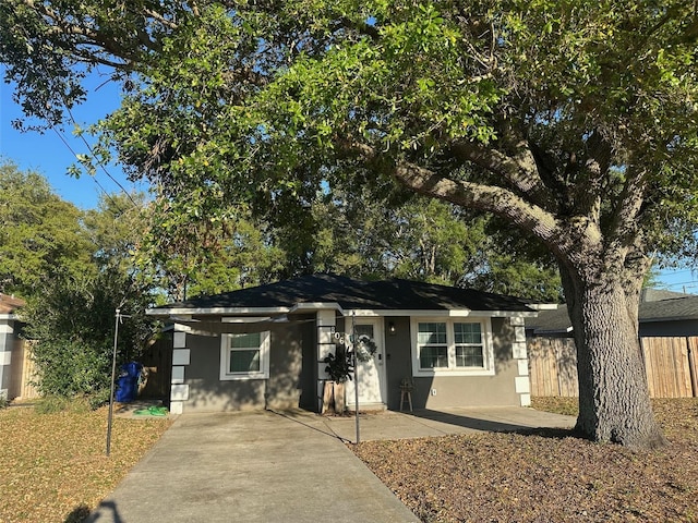 806 N Joanna Ave, Tavares, FL 32778 - photo 1